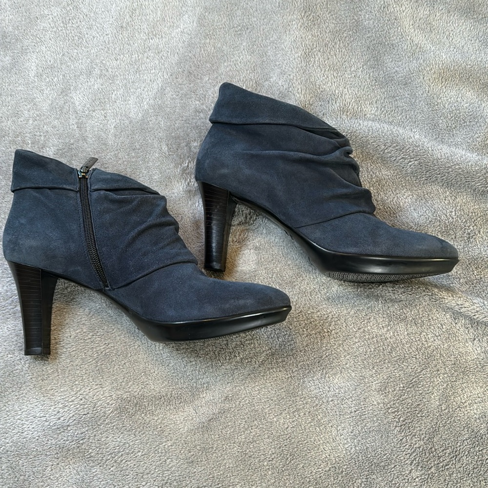 Aquatalia by Marvin K Richie Blue Suede Ankle Boot Heels Sz 9.5